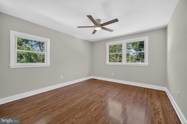 15 CHATEAU DR, Cherry Hill, NJ 08003