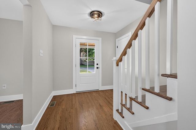 15 CHATEAU DR, Cherry Hill, NJ 08003