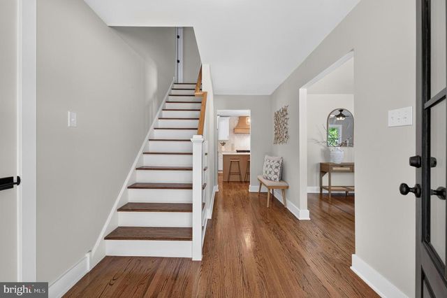 15 CHATEAU DR, Cherry Hill, NJ 08003