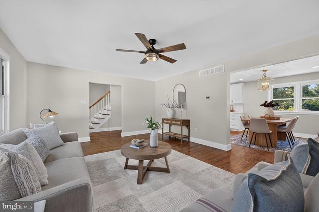 15 CHATEAU DR, Cherry Hill, NJ 08003