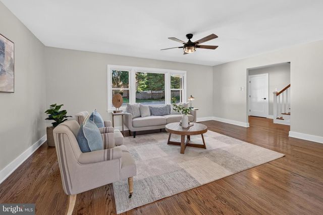 15 CHATEAU DR, Cherry Hill, NJ 08003