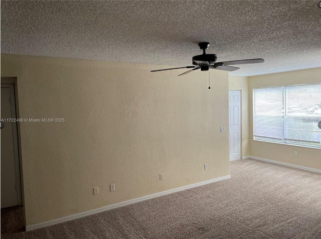 Image 11 of property listing at 5160 CONROY ROAD 14, Orlando, FL 32811