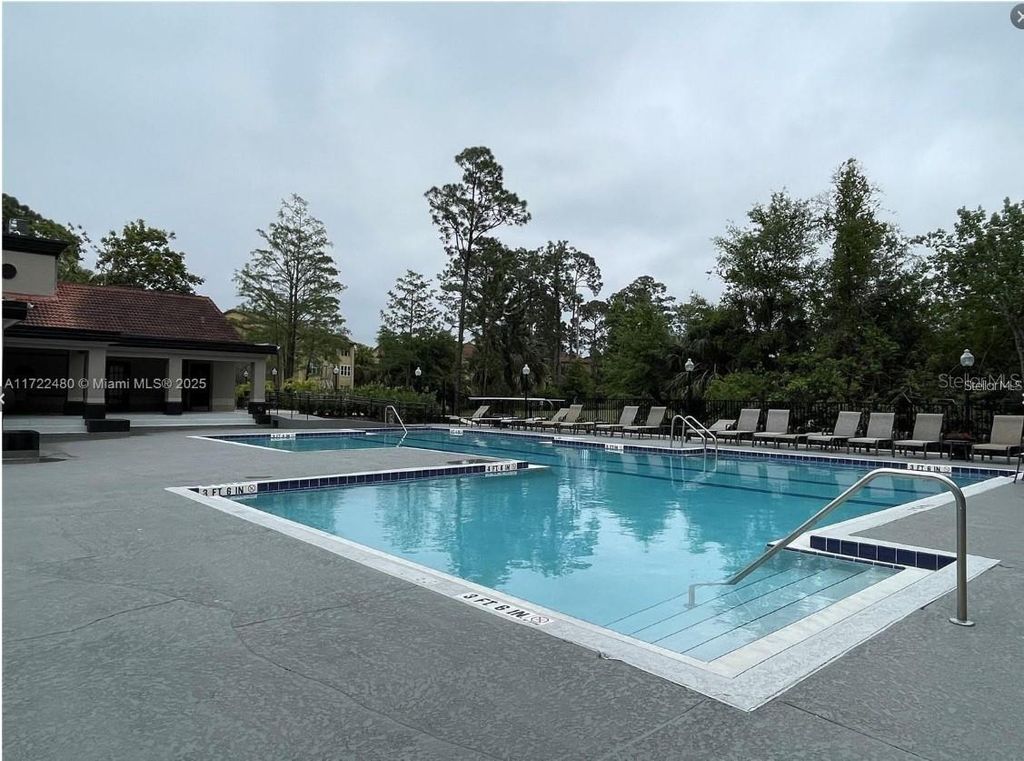 Image 14 of property listing at 5160 CONROY ROAD 14, Orlando, FL 32811