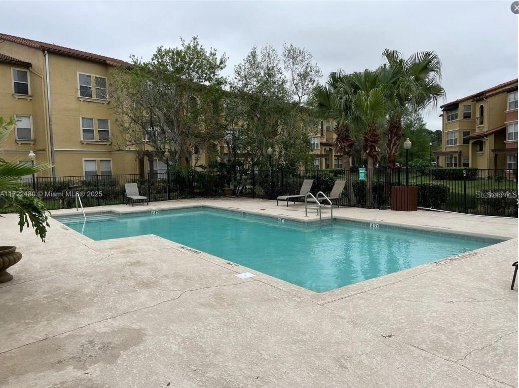 Image 20 of property listing at 5160 CONROY ROAD 14, Orlando, FL 32811