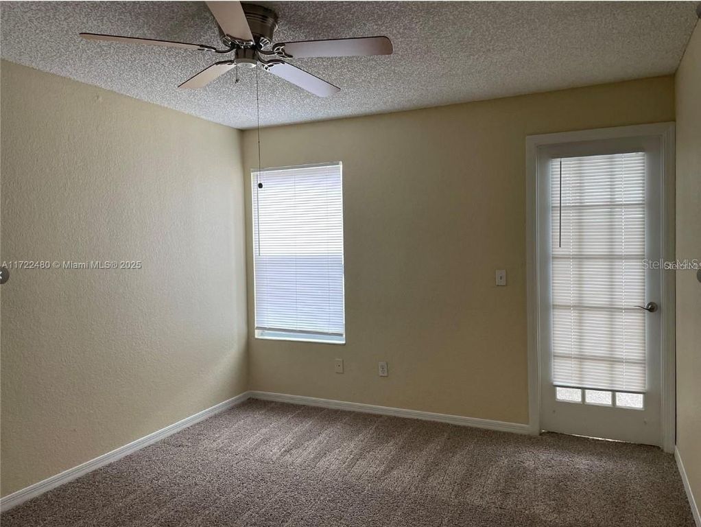Image 9 of property listing at 5160 CONROY ROAD 14, Orlando, FL 32811