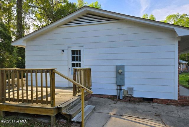 100 Knight Place, Jacksonville, NC 28546