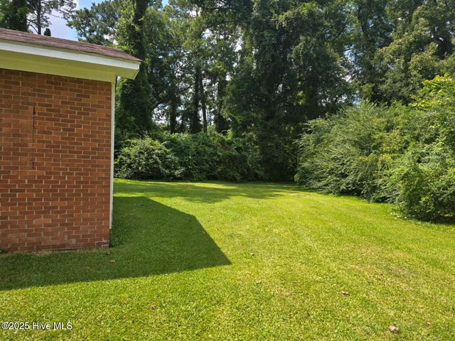 100 Knight Place, Jacksonville, NC 28546