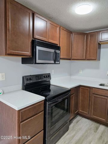100 Knight Place, Jacksonville, NC 28546