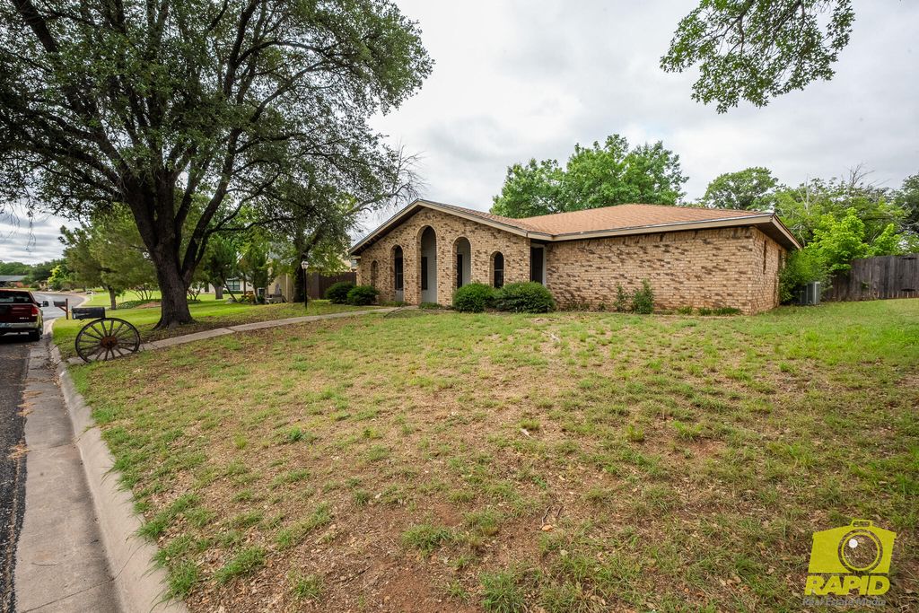 Image 3 of property listing at 3205 Southland Boulevard, San Angelo, TX 76904