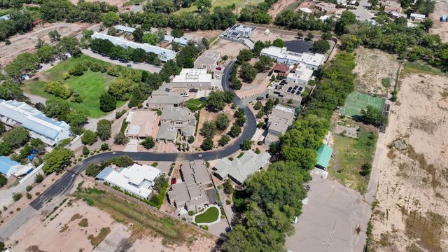 309 Nuevo Hacienda Lane NW, Los Ranchos, NM 87107