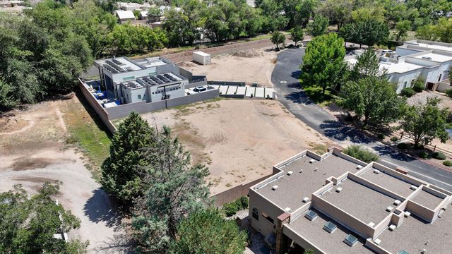 309 Nuevo Hacienda Lane NW, Los Ranchos, NM 87107