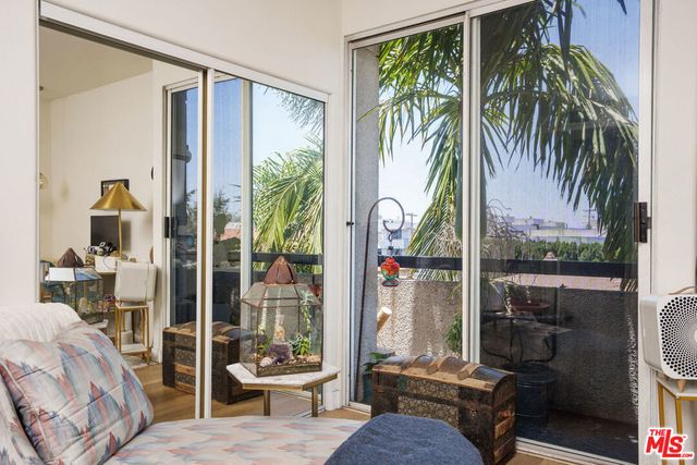 1240 S Corning Street 303, Los Angeles, CA 90035