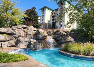 212 Dollywood Lane, Pigeon Forge, TN 37863