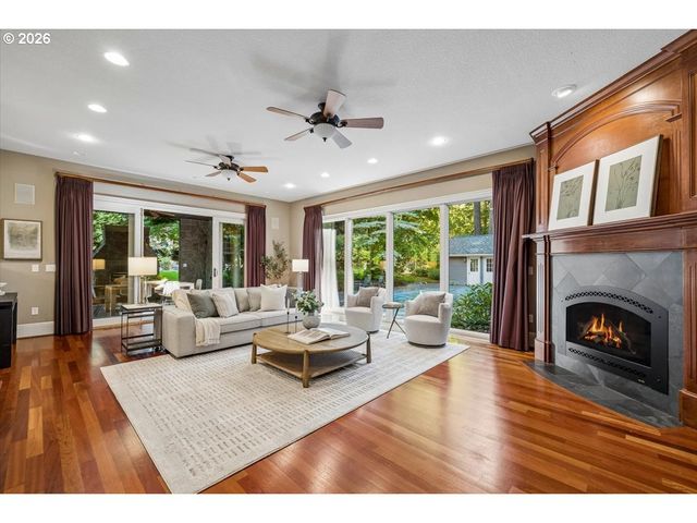 1261 Sw UNDERHILL Rd, Portland, OR 97219