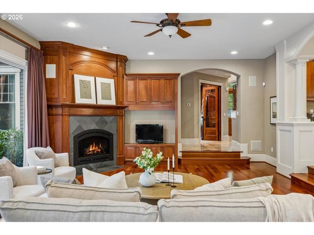1261 Sw UNDERHILL Rd, Portland, OR 97219