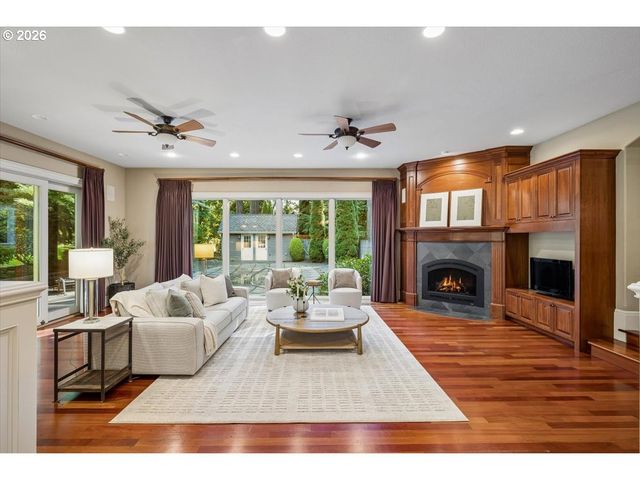 1261 Sw UNDERHILL Rd, Portland, OR 97219