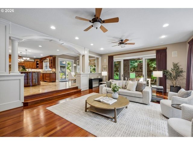 1261 Sw UNDERHILL Rd, Portland, OR 97219