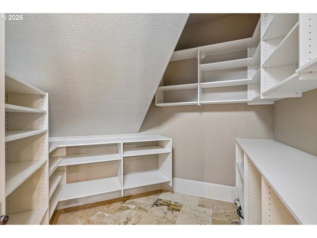 1261 Sw UNDERHILL Rd, Portland, OR 97219