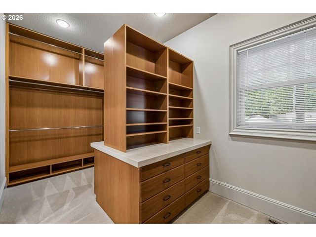 1261 Sw UNDERHILL Rd, Portland, OR 97219