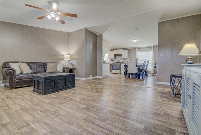 445 Rancho Linda Dr., Lockhart, TX 78644