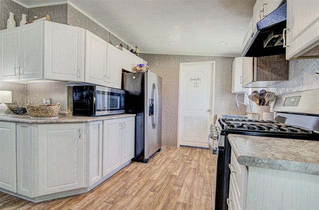 445 Rancho Linda Dr., Lockhart, TX 78644