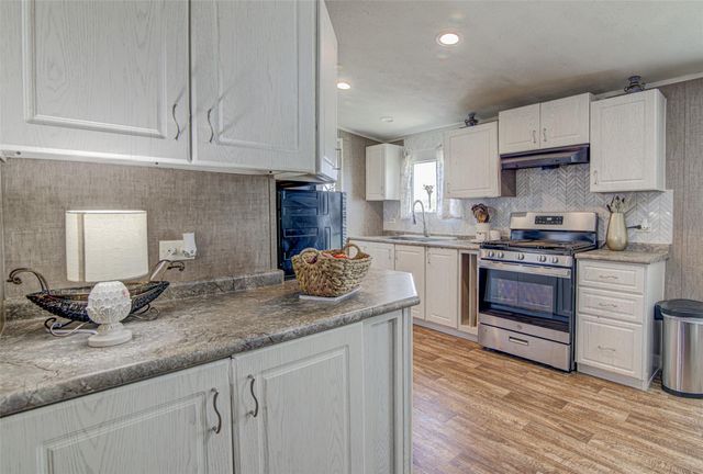 445 Rancho Linda Dr., Lockhart, TX 78644