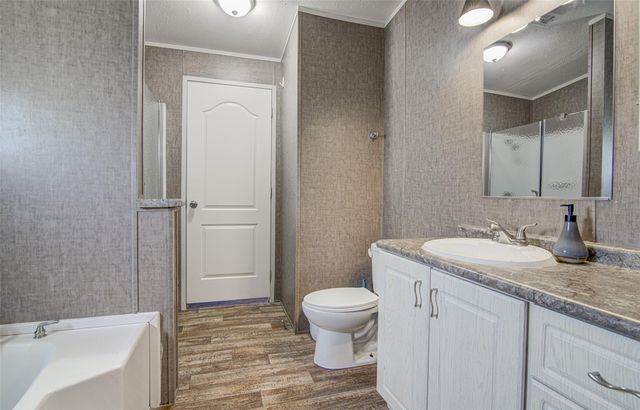 445 Rancho Linda Dr., Lockhart, TX 78644