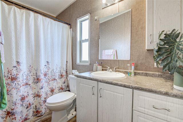 445 Rancho Linda Dr., Lockhart, TX 78644