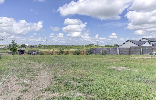 445 Rancho Linda Dr., Lockhart, TX 78644