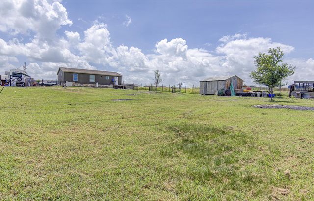 445 Rancho Linda Dr., Lockhart, TX 78644