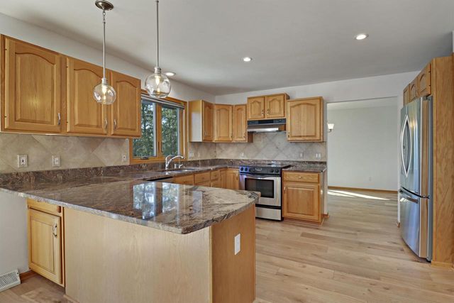 201 Karyl STREET, Burlington, WI 53105