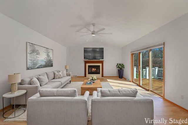 201 Karyl STREET, Burlington, WI 53105