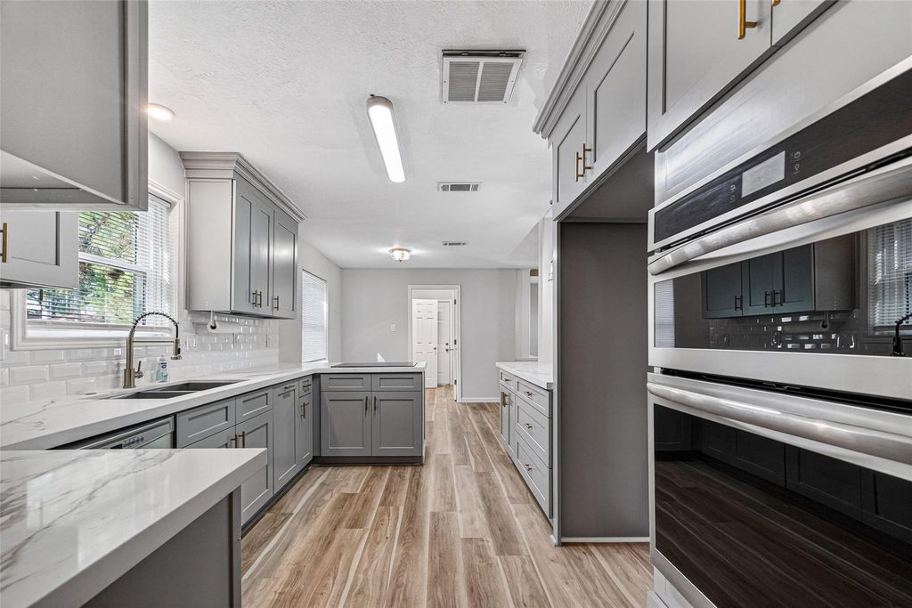 25503 Foxbriar Lane, Spring, TX 77373