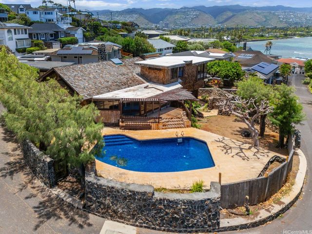 4134 Black Point Road, Honolulu, HI 96816