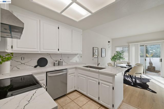 44729 Lynx Dr, Fremont, CA 94539