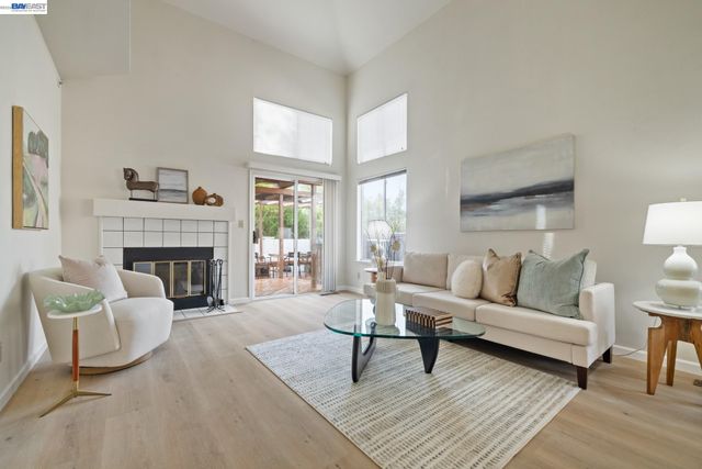 44729 Lynx Dr, Fremont, CA 94539