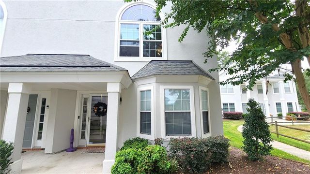 457 Seahorse RN, Chesapeake, VA 23320