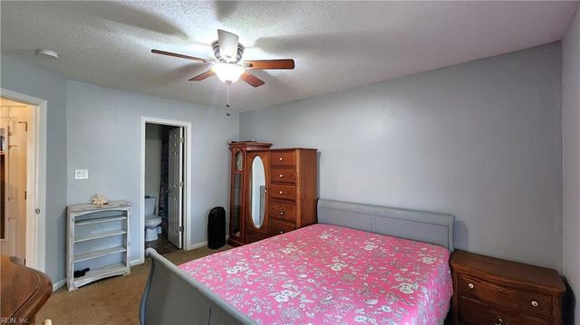 457 Seahorse RN, Chesapeake, VA 23320