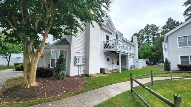 457 Seahorse RN, Chesapeake, VA 23320