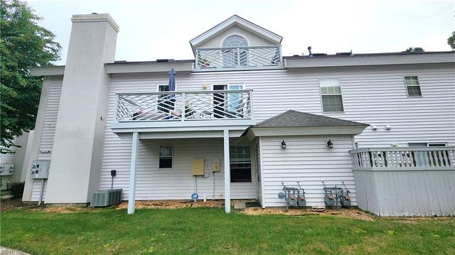 457 Seahorse RN, Chesapeake, VA 23320