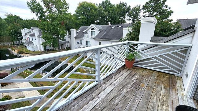457 Seahorse RN, Chesapeake, VA 23320