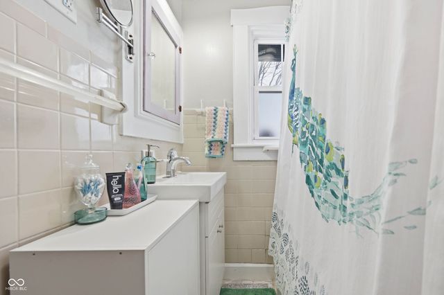 3946 N College Avenue, Indianapolis, IN 46205