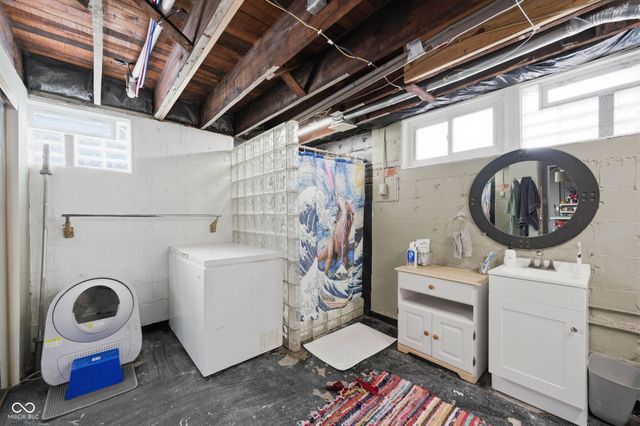 3946 N College Avenue, Indianapolis, IN 46205