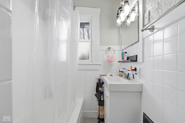 3946 N College Avenue, Indianapolis, IN 46205