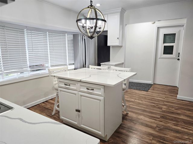 52 Mist Lane, Westbury, NY 11590