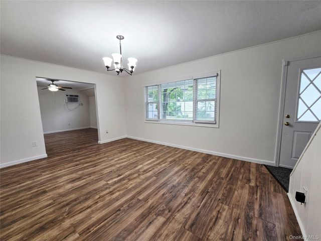 52 Mist Lane, Westbury, NY 11590