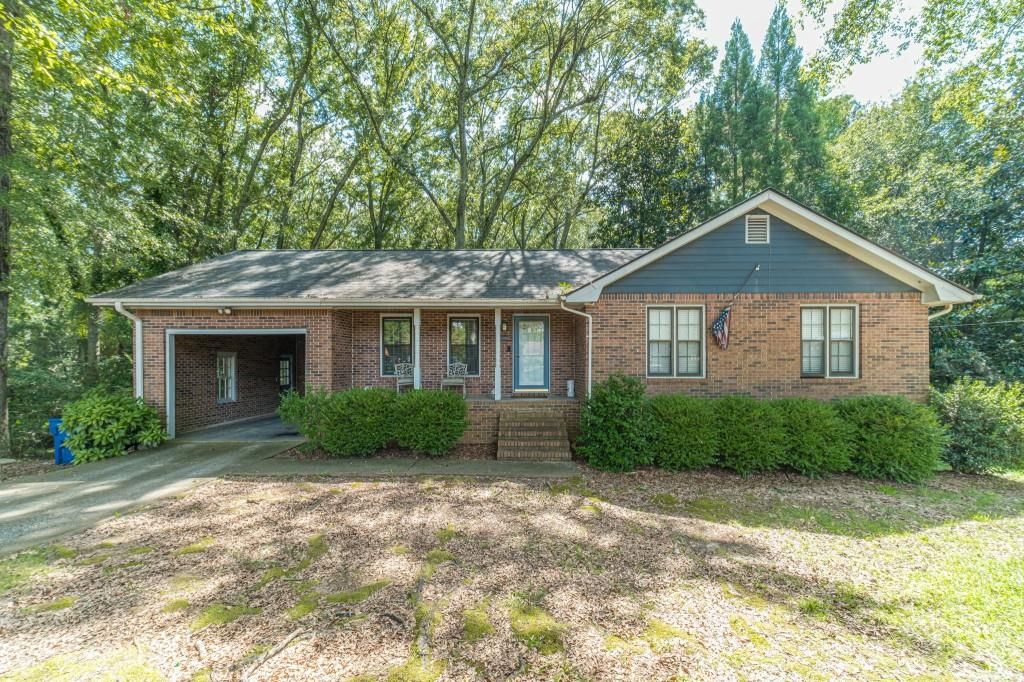 82 Buena Vista Street, Winder, GA 30680