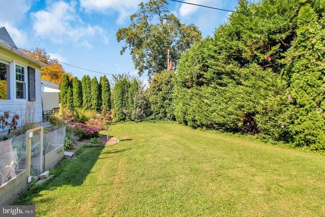 1371 CLOVER LN, York, PA 17403