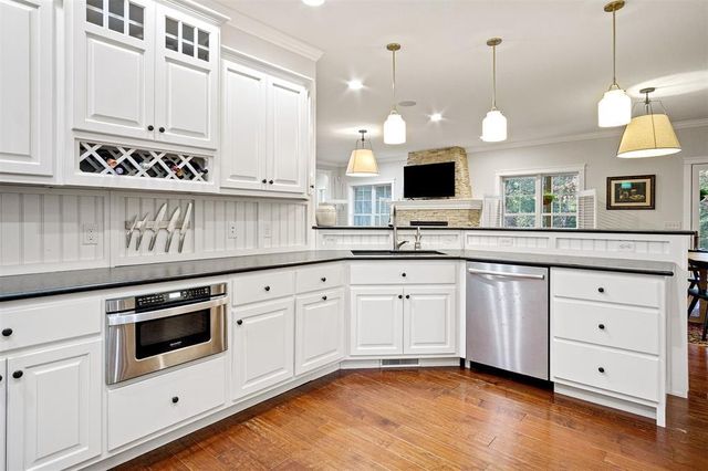 1116 Moonlight Drive, Altoona, WI 54720