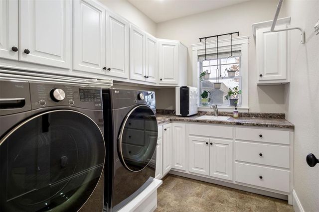 1116 Moonlight Drive, Altoona, WI 54720